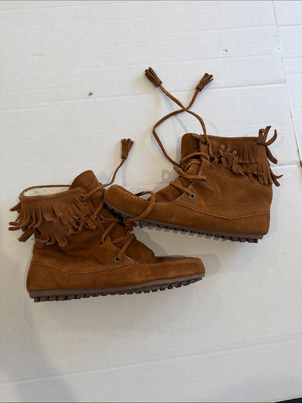Minnetonka Chestnut Brown Suede Shearling-Lined Boot